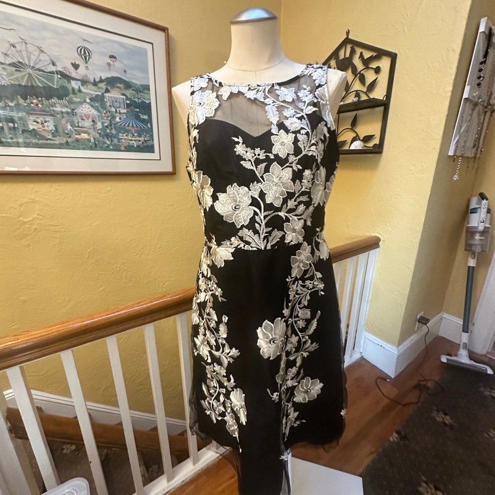 Chic Black and White Floral Midi Dress